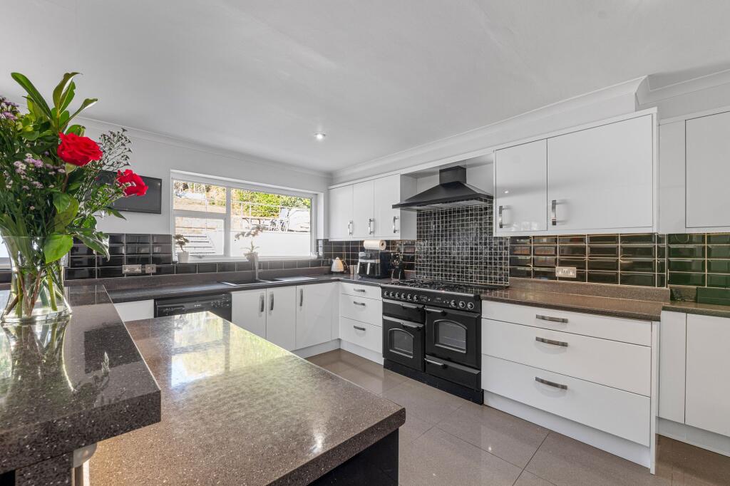 Kitchen-Breakfast Room