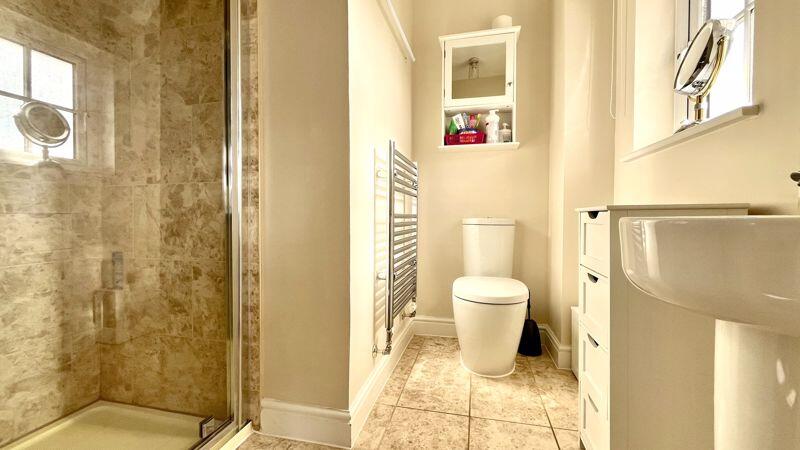 En-Suite to Bedroom 1