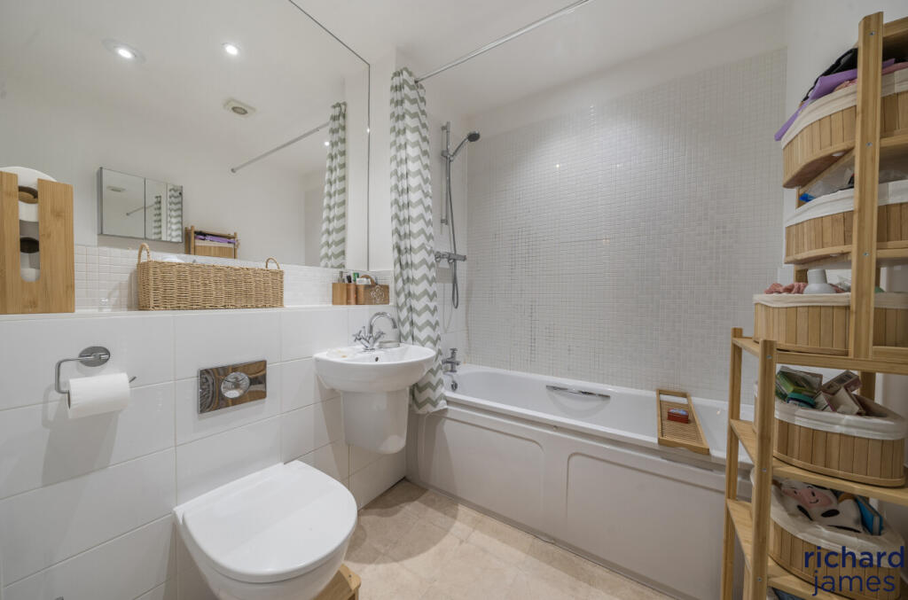 9f619ed80585447f95cefdb812680728