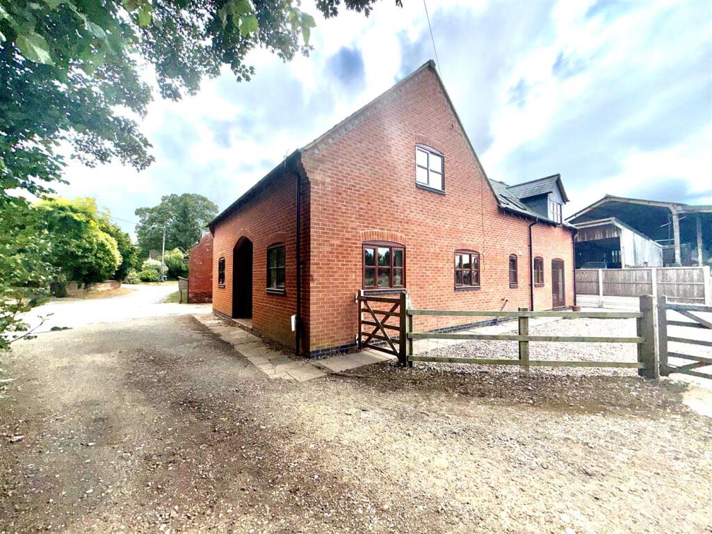Coopers Cottage Front.jpg