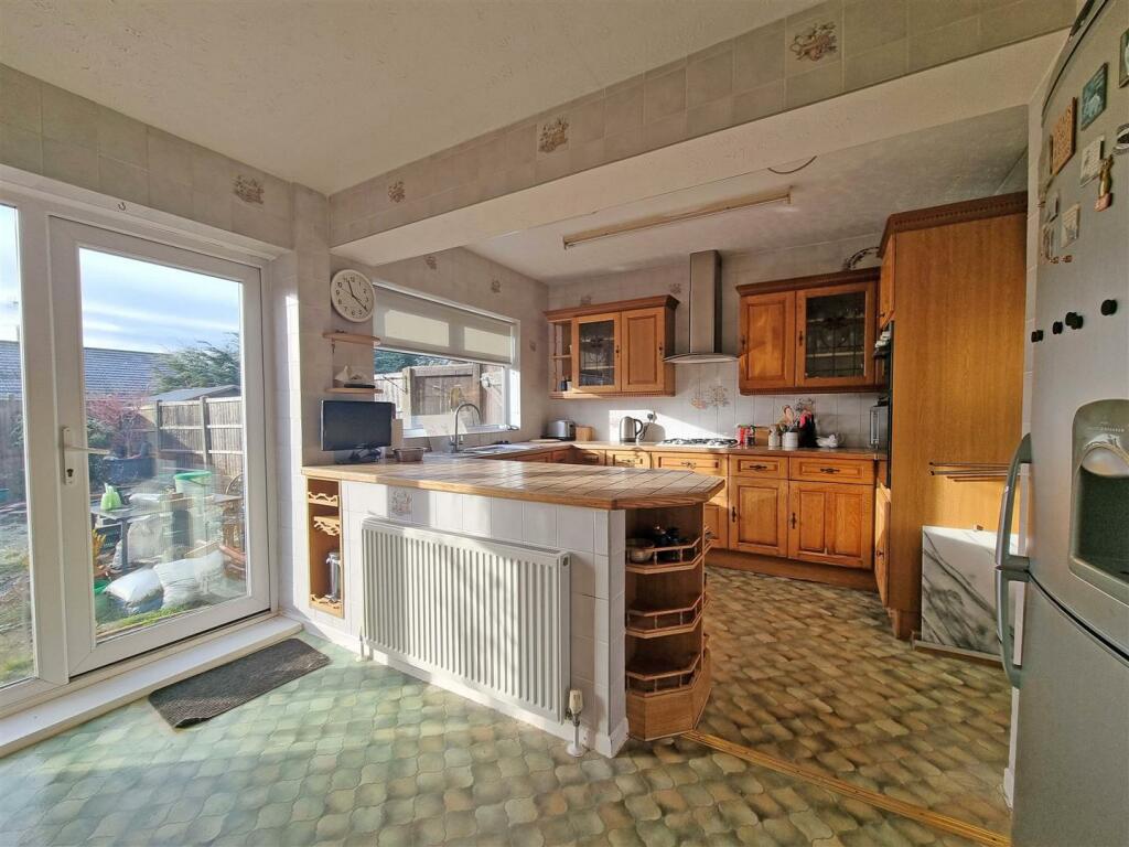 EXTENDED KITCHEN DINER