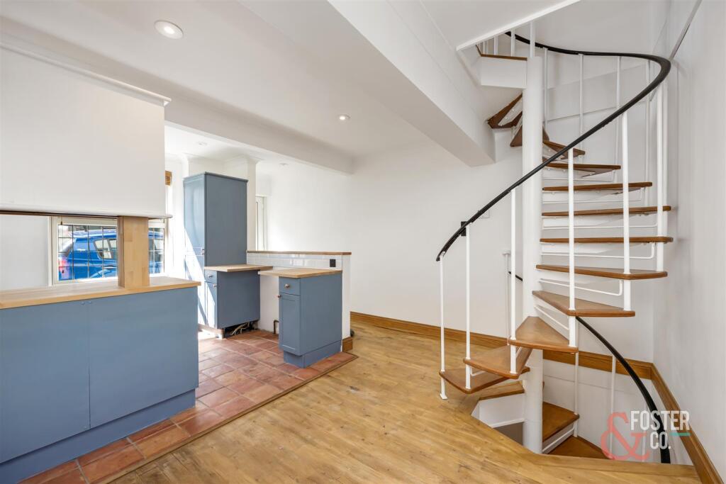 Upper Gardner Street_24-009.jpg