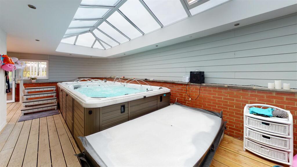 Highfield-House-Little-Ditton-Bathroom.jpg