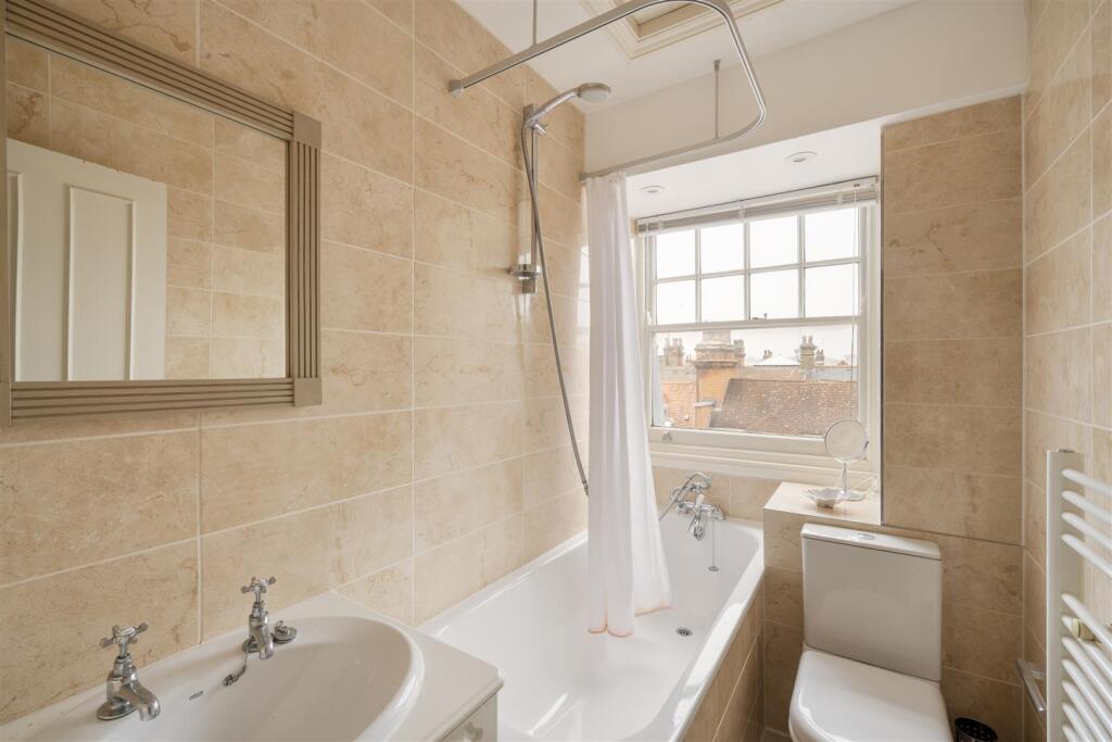 Flat 26, Tennyson House-12_Hi.jpg