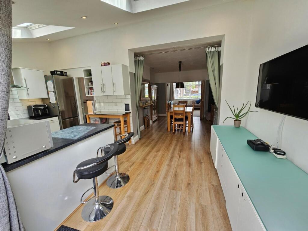 OPEN PLAN KITCHEN/BREAKFAST ROOM
