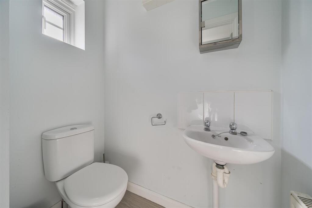 38 Stowe Drive, Rugby (9).jpg