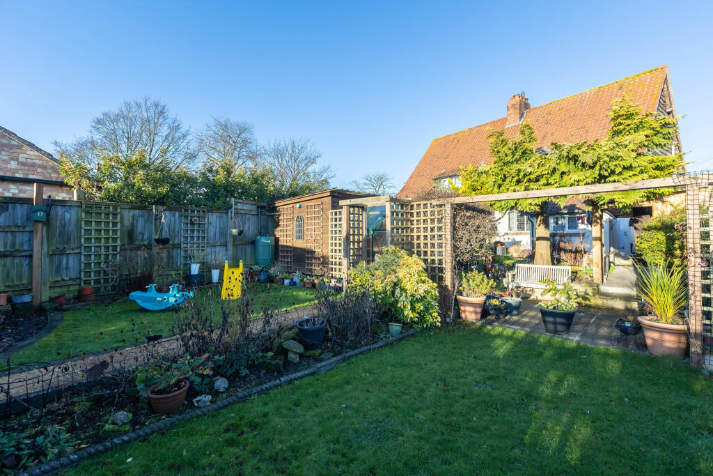 Town Street 4 External-18