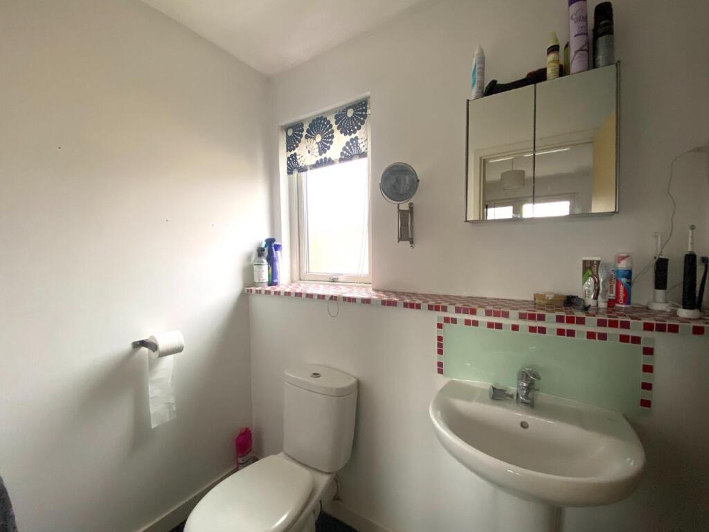 Ensuite.JPG