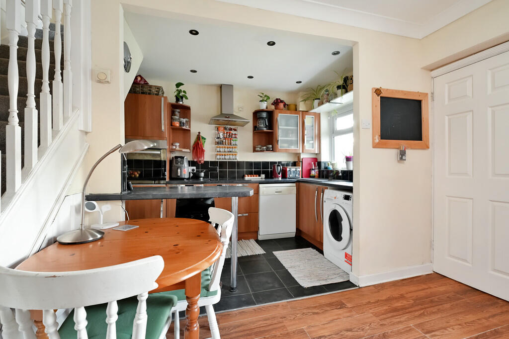 38 Ryecroft Garde...