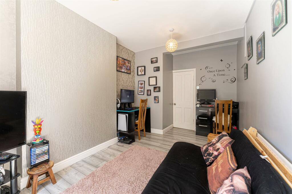 157 Broad Lane - by Visually Rich 01935.jpg