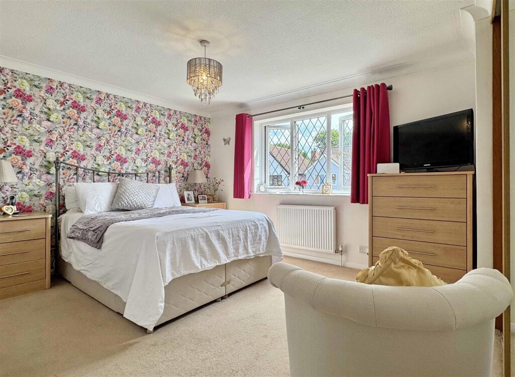 Master Bedroom.jpg