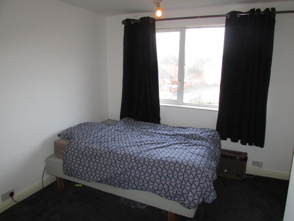 BrownSt34bed2.JPG