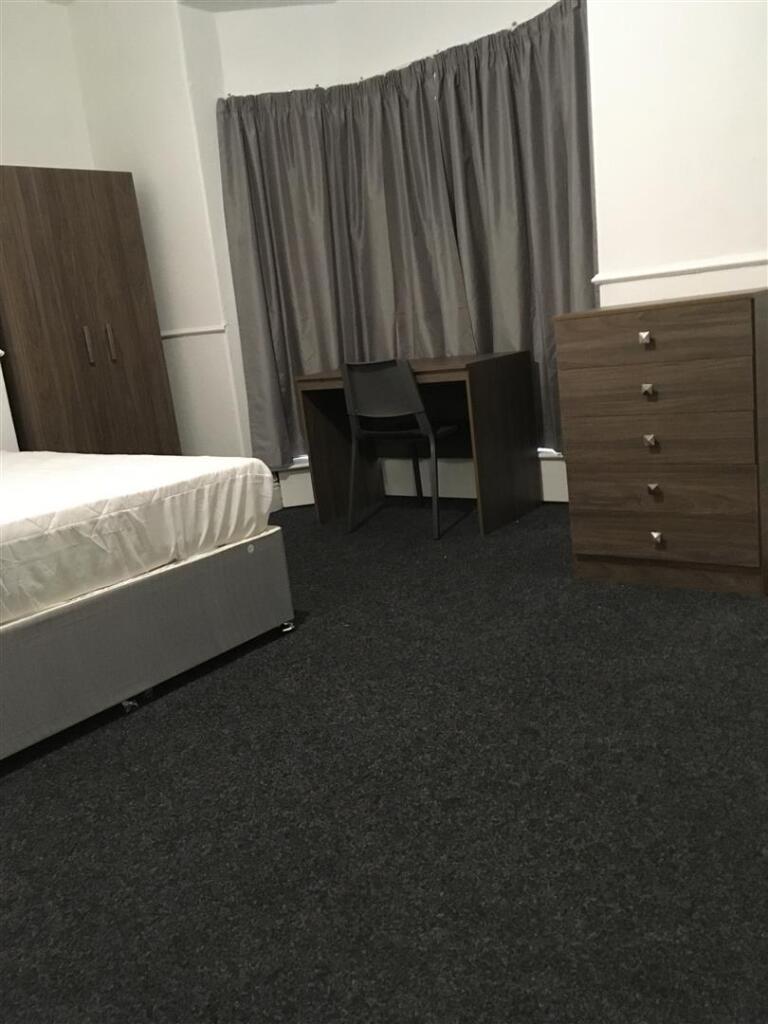 43) 5 Falmouth Street Bedroom 4 04.12.2020.JPG