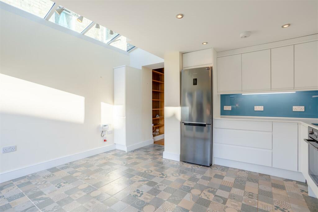 Kitchen 3 MR42.jpg