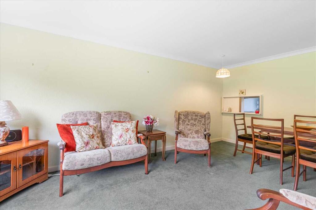 Lounge Dining (4)