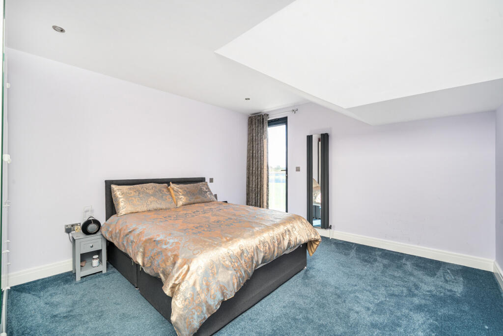 1347579-21-68bec0...