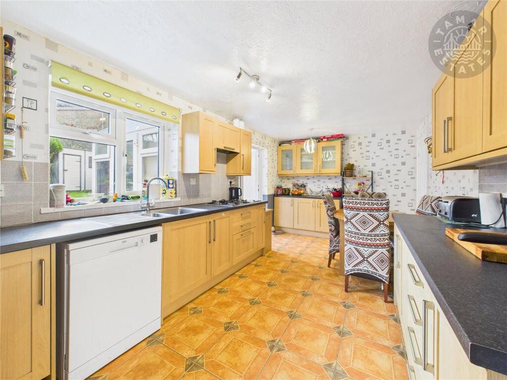 Kitchen/Breakfast Rm