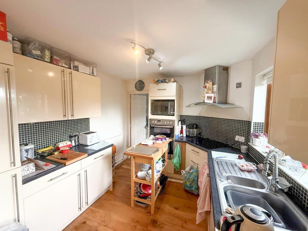 4 Bed Detached, Silsden