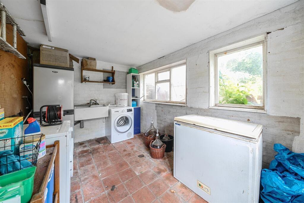 9 High Street, Blisworth (10).jpg