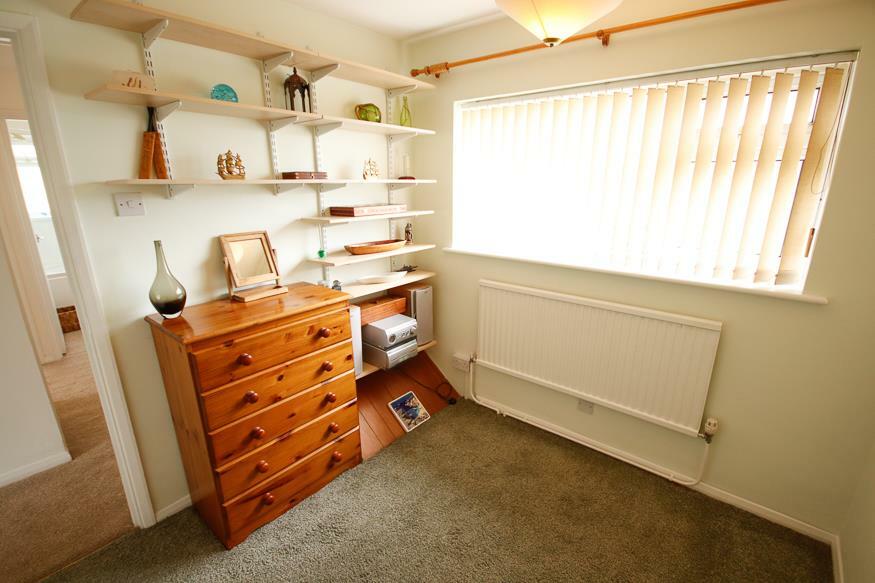 FRONT BEDROOM 3 / HOME OFFICE