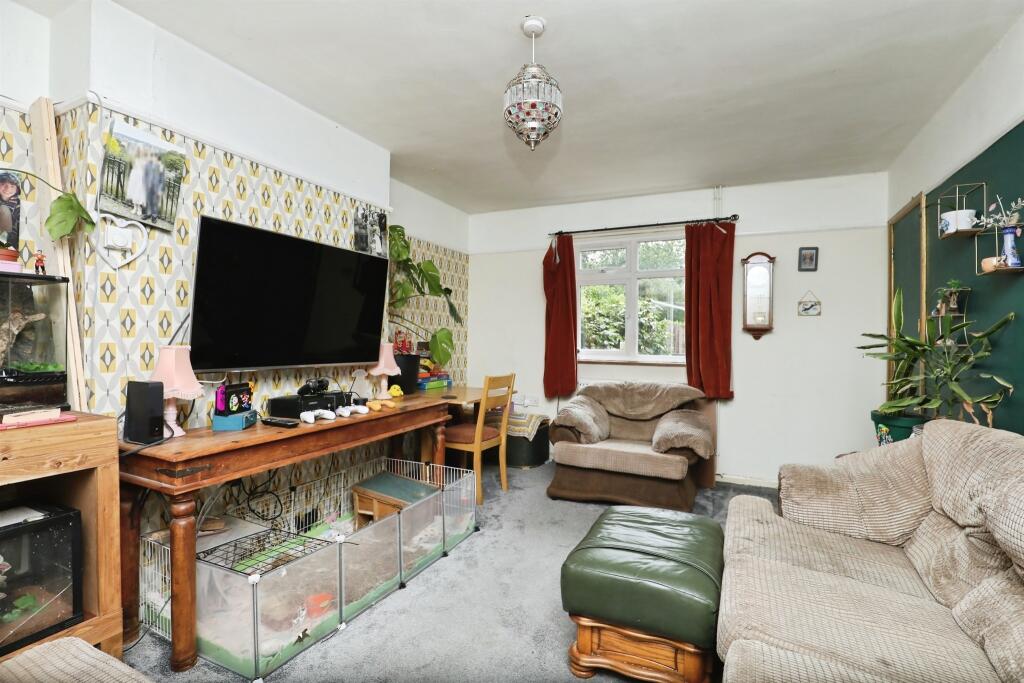 Lounge / Dining Room