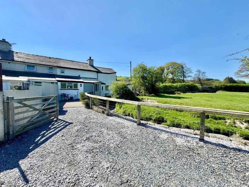 PHOTO-2025-05-07-11-55-17 (19).jpg