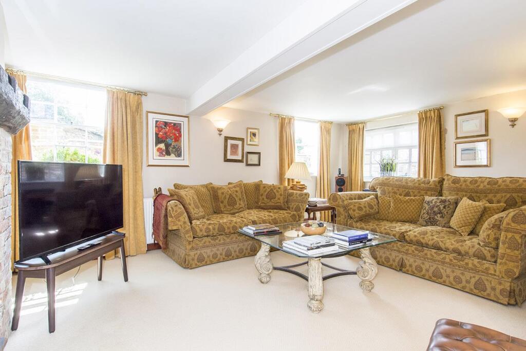 (Lounge Photo Two)