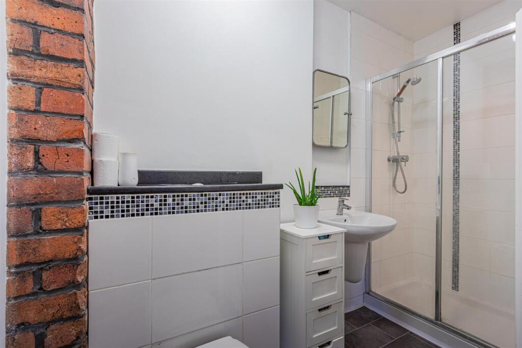 Connaught Road 6 GFF-9.jpg