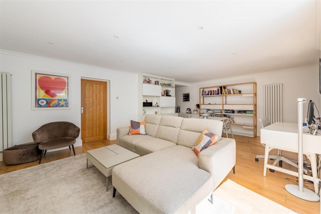 Flat 1, 37 Montpelier Crescent-12.jpg