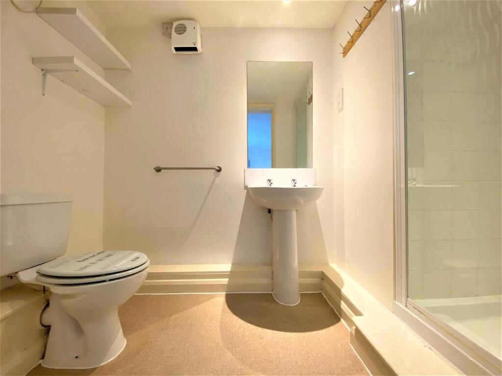 Shower Room 2.jpg