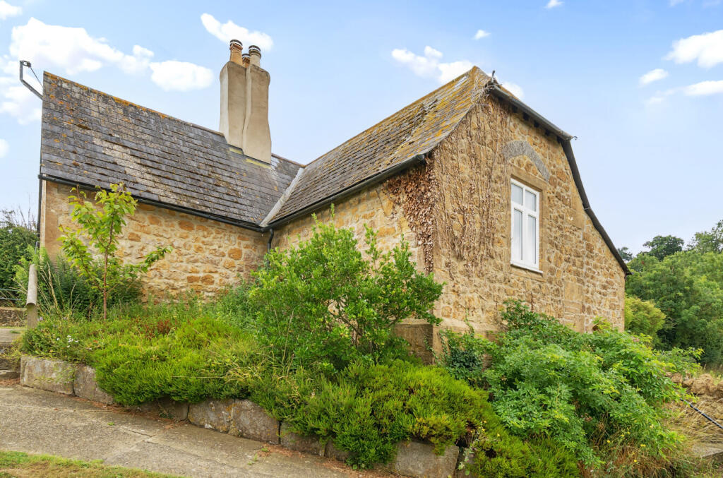 1327313-5-687a115...