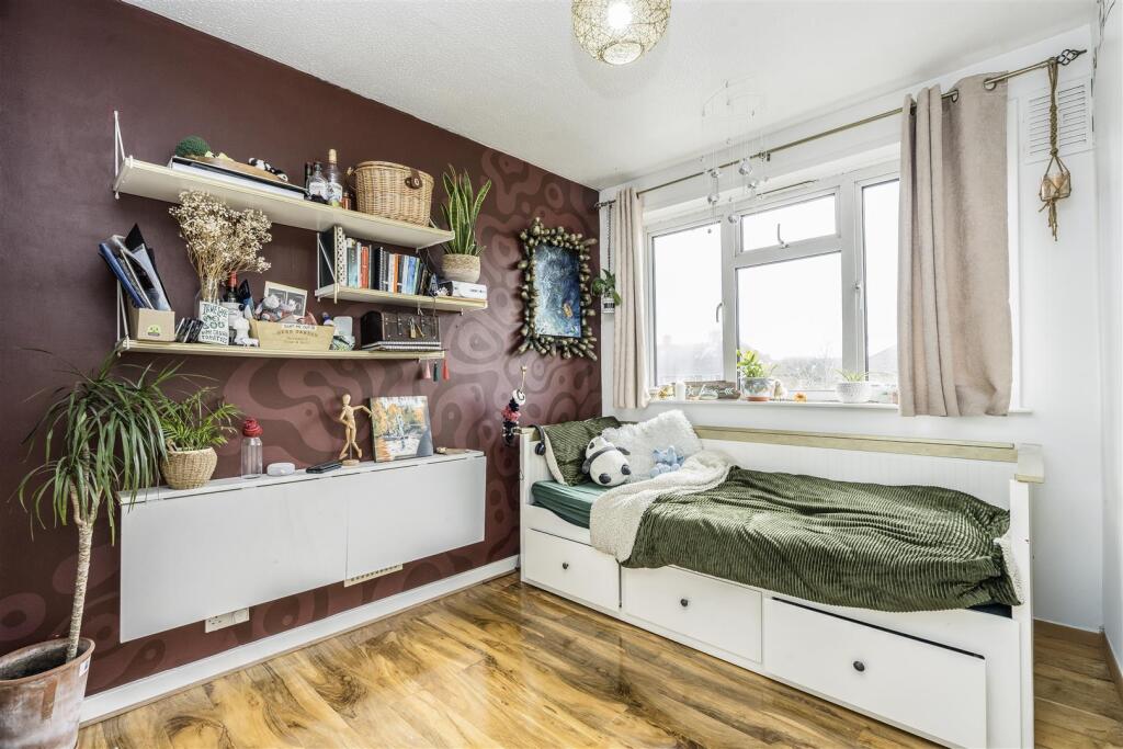 Davidson Frost-Wellings, DFW, Kenmore Road, Bedroo