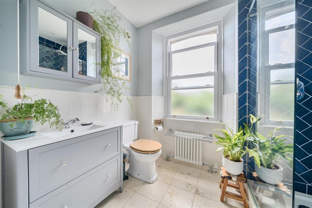 1312081-11-6855abb4c07fe-ARW1312081-20-6855abb4c07