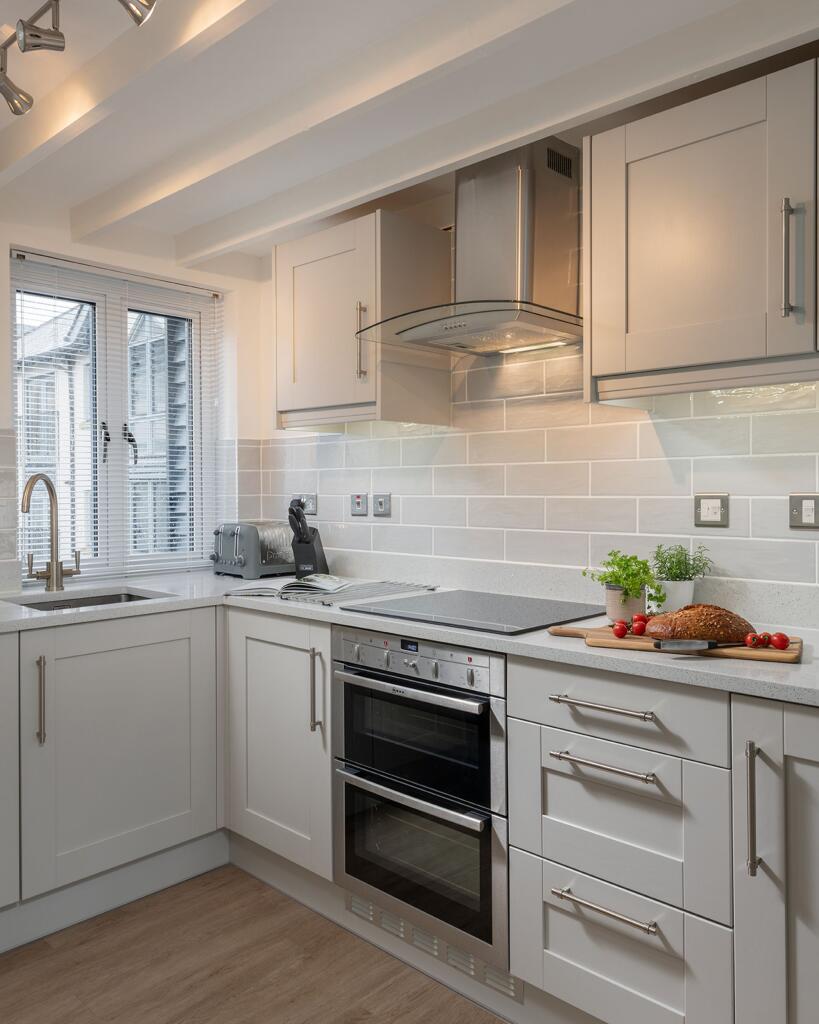 17 Dartmouth House, Dartmouth_Kitchen