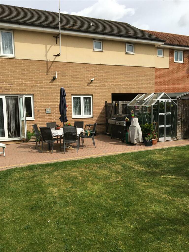 Rear Garden-2.JPG