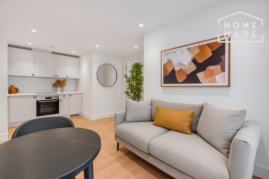 1b8e0bae12bc62d6c7a18b73867f