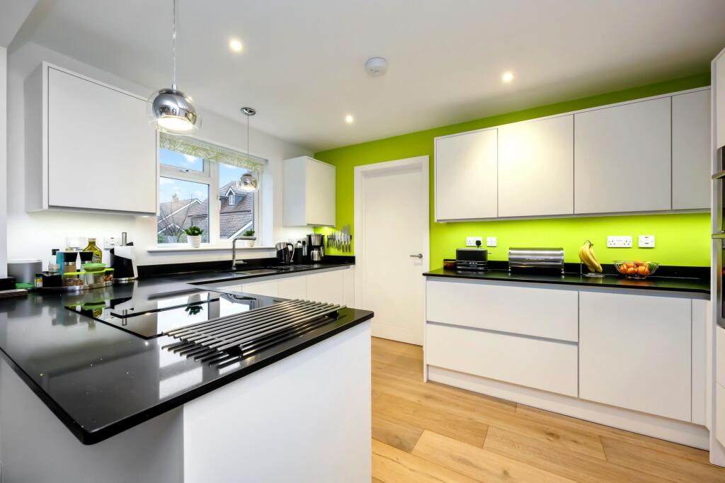 Kitchen / Living Area