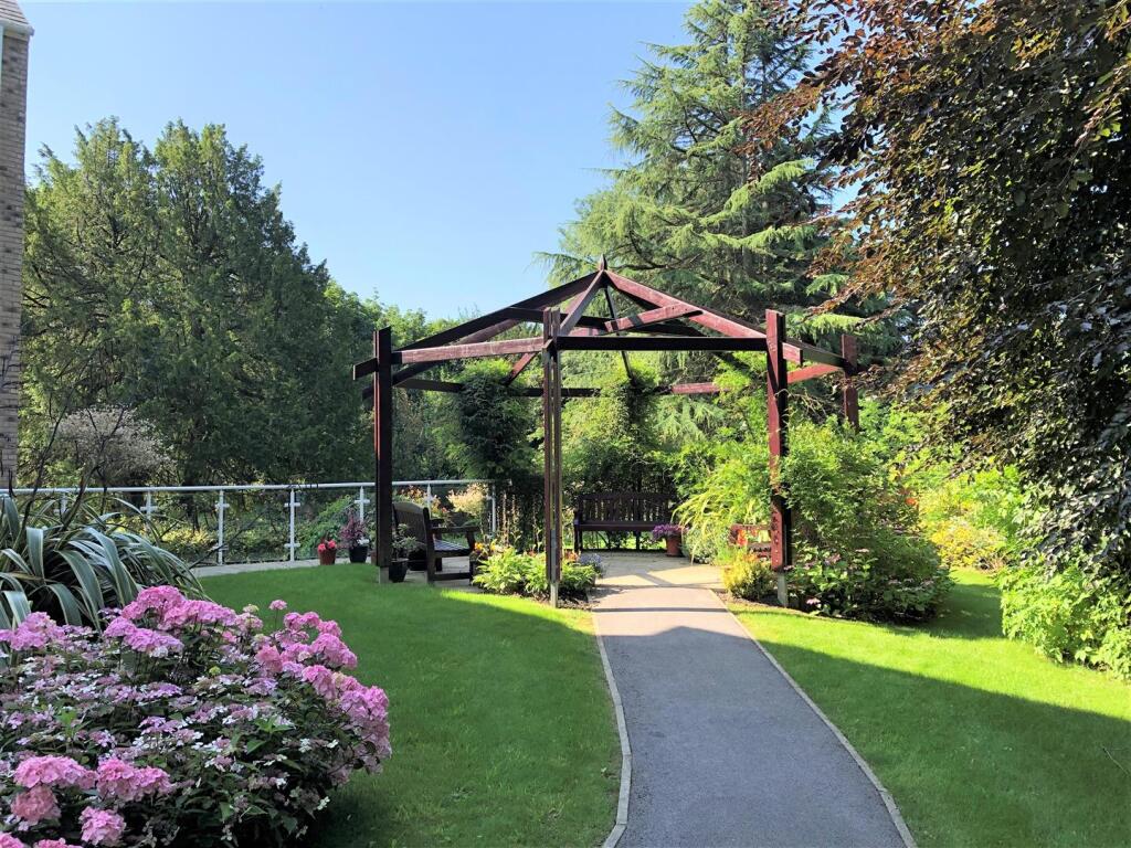 Windsor House- Gardens.jpg