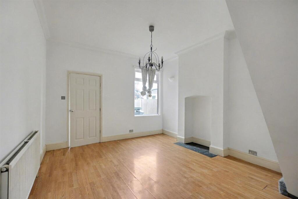 Dining Room_1.jpeg