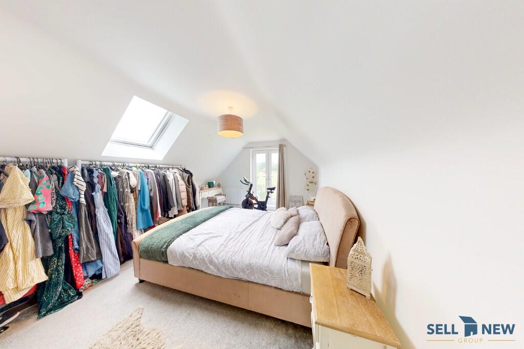 Guest bedroom 