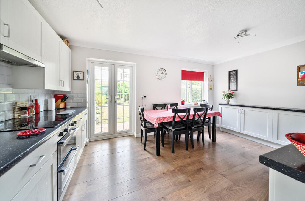 1315278-8-685c1ac...