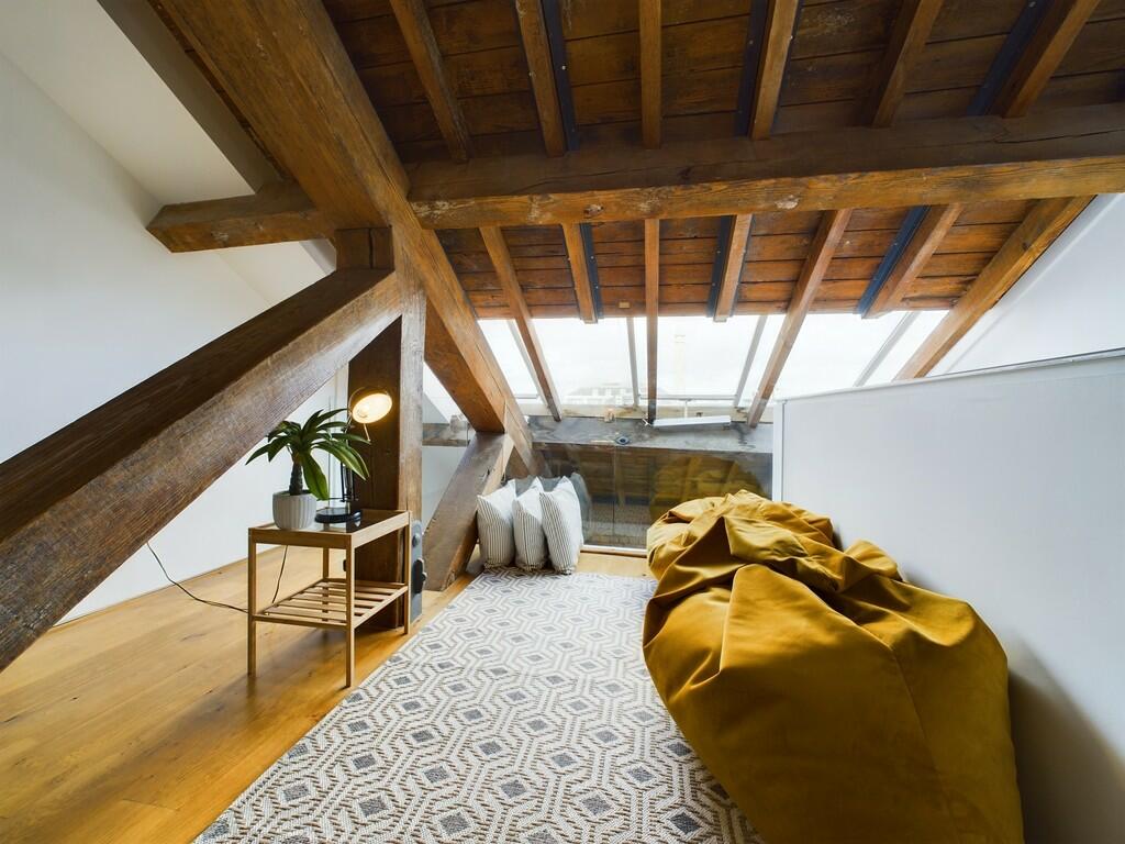 CAM02089G0-PR0294...