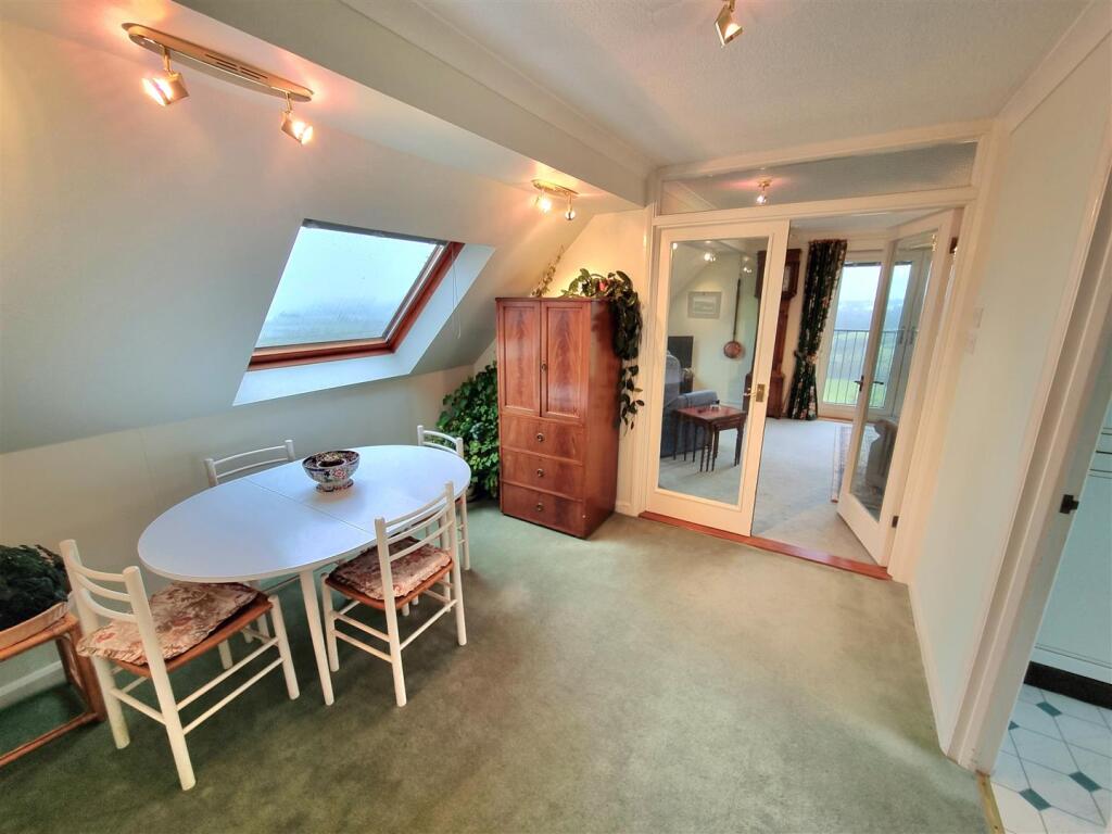 Dining area.jpg