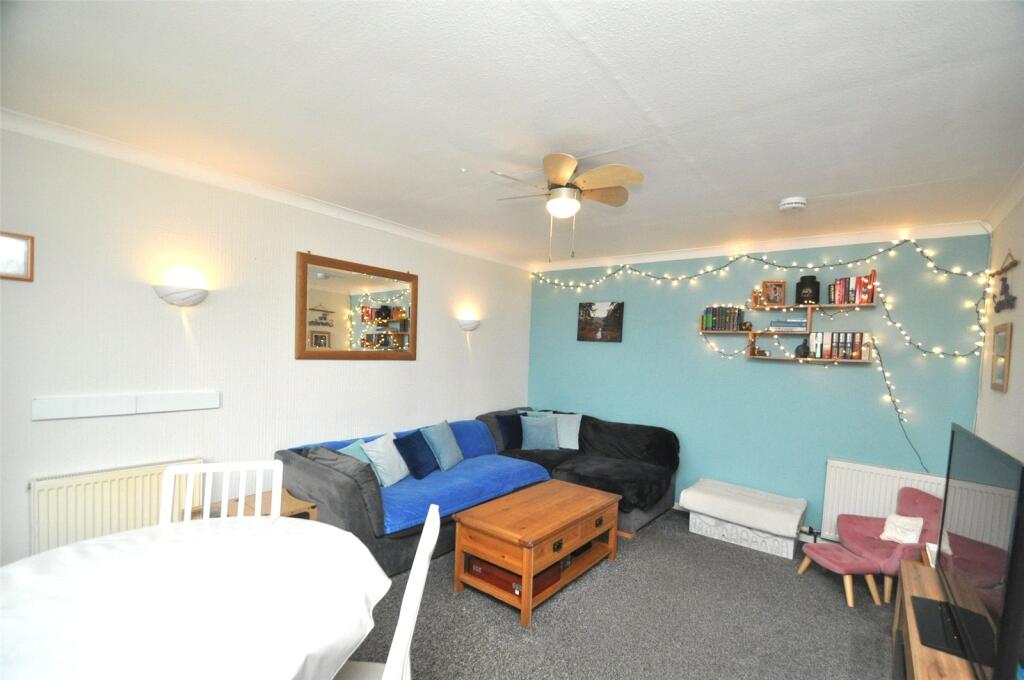 Living Room (2)
