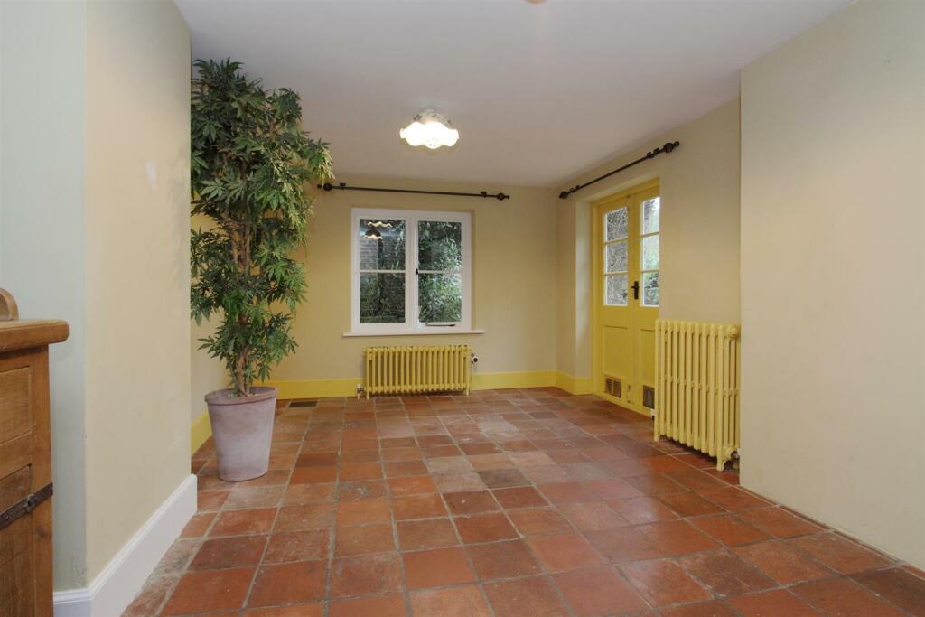 molesey cottage PH116.JPG