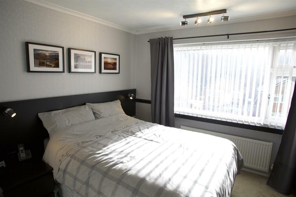 Bedroom 1a.jpg