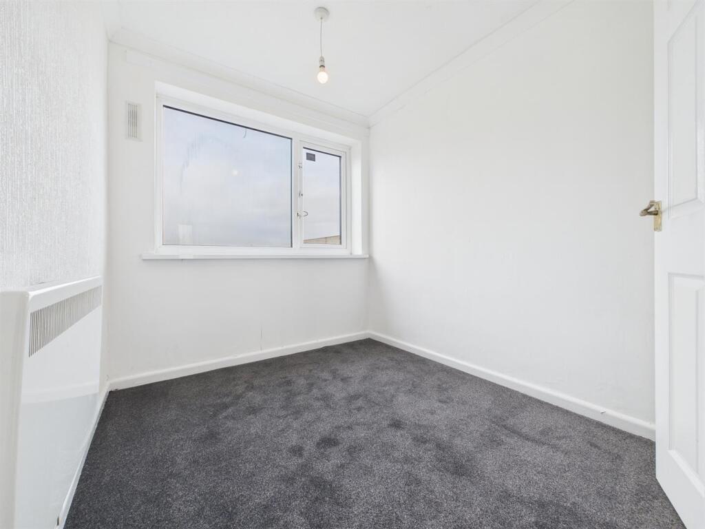 9 - 3-Bedroom Maisonette in Yate.jpg