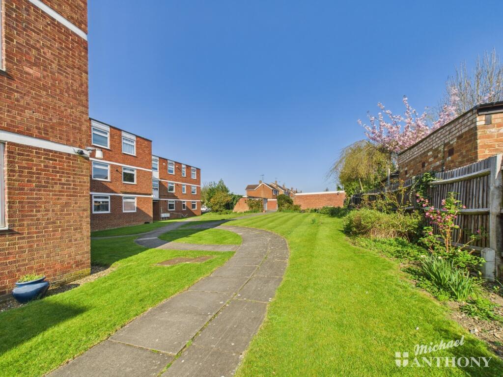 CAM03218G0-PR0589-STILL014