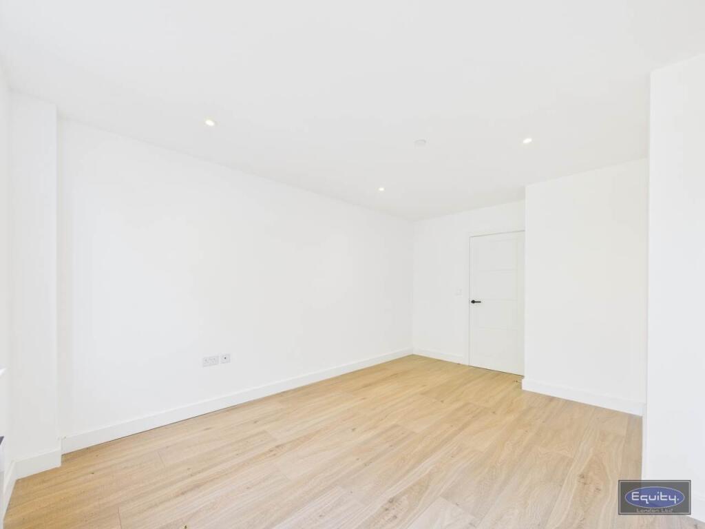 Bedroom One (4)