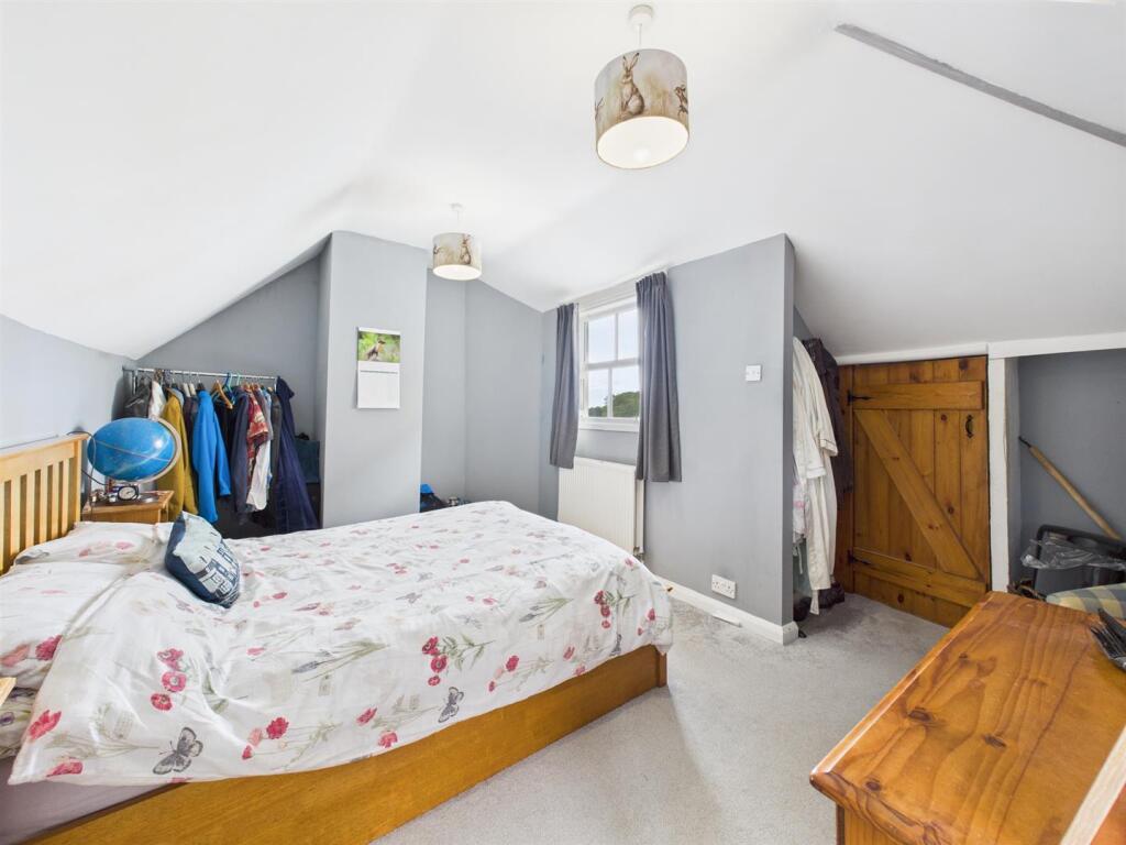 Bedroom: